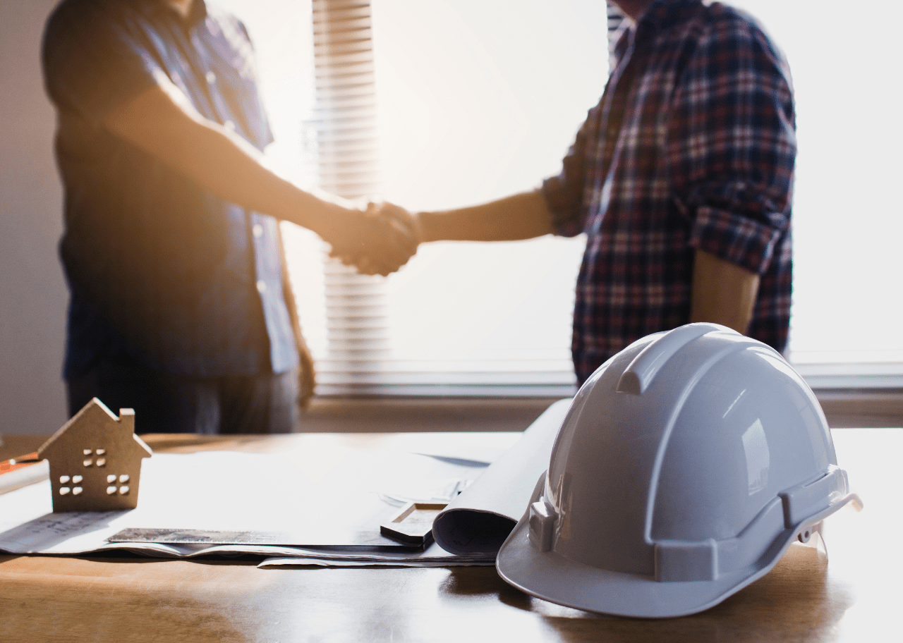 house-contractor-min